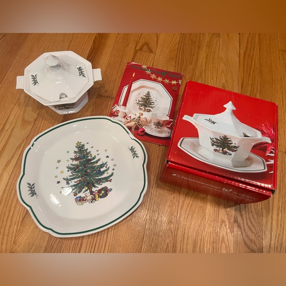 - Christmastime Nikko serving plate and gravy sauce bowl Christmas holiday